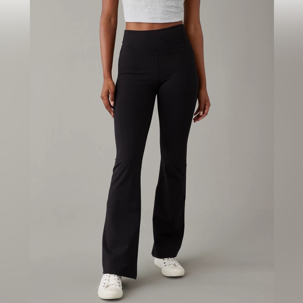 American Eagle “The Everything Flare” Leggings